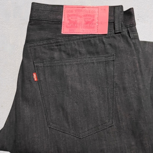 Levi’s 501 Jeans Black Burgundy Wash W36 L32 Red Button Detail Straight Leg